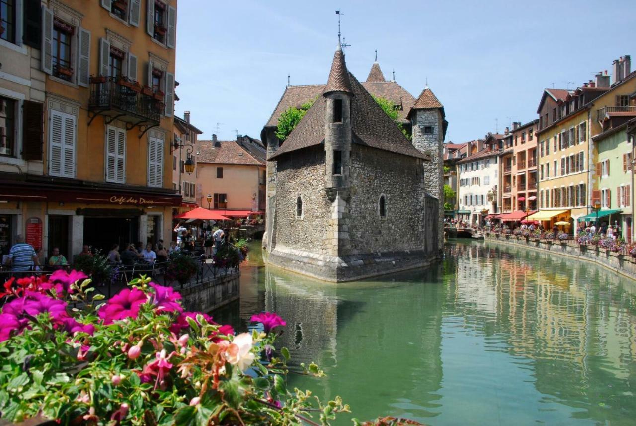 The One Suite Annecy Buitenkant foto